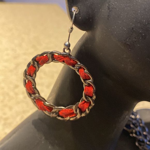 necklace - Picture 2 of 6